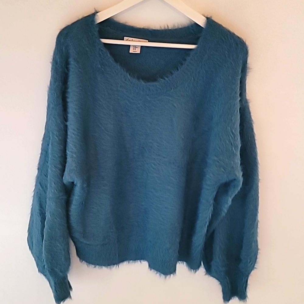 London Kaye Blue fuzzy Sweater Size M